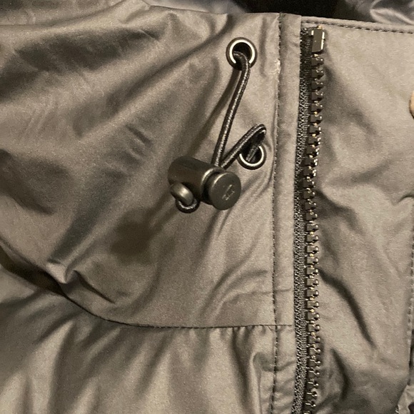 Nike Windrunner PrimaLoft Men’s Storm-fit Hooded Puffer Jacket - Black/Sail - Picture 8 of 14